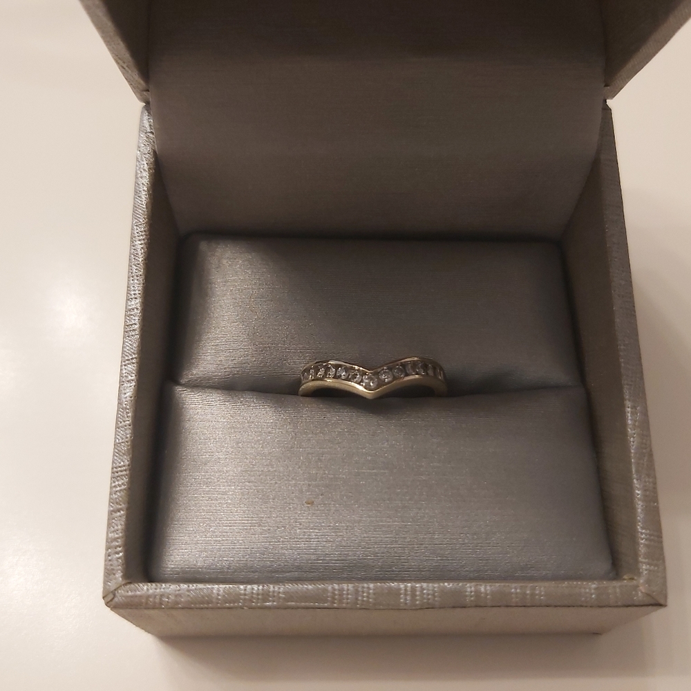 Yellow gold diamond band